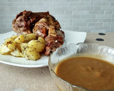 Foto del paso 4 de la receta: Codillo al horno con patatas asadas