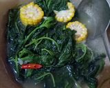 Foto langkah ke 2 dari resep Bening Bayam Jagung.