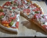 Foto del paso 15 de la receta: Pizza fácil y rápida de atún y cebollas caramelizadas