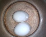 A picture of step 1 of Boiled egg cut snowman.