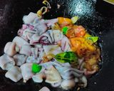 Foto langkah ke 4 dari resep Sambel goreng cumi pete.