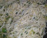 A picture of step 3 of Noodles paratha.