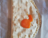 Foto del paso 3 de la receta: Empanada de queso de cabra, dátiles y bacon
