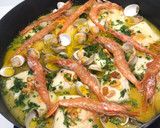 Foto del paso 14 de la receta: Merluza de anzuelo del cantabrico en salsa verde con berberechos y gambas