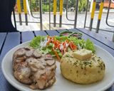 Foto langkah ke 10 dari resep 🍗Chicken Steak Saus Carbonara Jamur Kancing 🍄🧀Rasanya Kayak Steak 100rb-an.
