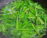 Hình bước làm 1 của món Canh cải bó xôi nấu thịt vịt