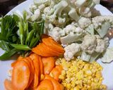 Foto langkah ke 1 dari resep Cah Kembang kol wortel dan jagung.
