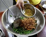 Foto langkah ke 4 dari resep Tumis Kering Kacang Panjang.