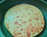 A picture of step 4 of Cheesy Namkeen paratha.