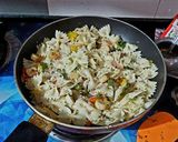 A picture of step 3 of Chicken Farfalle.