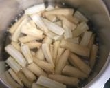 A picture of step 1 of Baby corn manchurian.