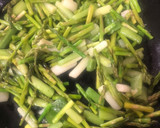 Foto del paso 2 de la receta: Quinoa con verduras y gulas