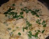 Foto del paso 3 de la receta: Fideos coditos con crema de verdeo y pollo 💜