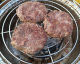 A picture of step 9 of Beef Sirloin Burgers.