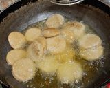 A picture of step 6 of Meethi mathris.