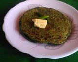 A picture of step 3 of Bathua missi roti.
