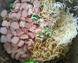 Foto langkah ke 1 dari resep 16. Donat Indomie.