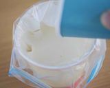 A picture of step 1 of Quick Icecream (no freezer, in 5 min.).