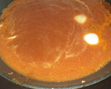 Foto del paso 2 de la receta: Tortitas en salsa roja