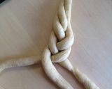A picture of step 14 of Neujahrsbretzel (German New Year's Pretzel).