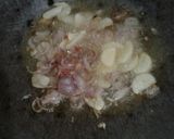 Foto langkah ke 3 dari resep Tumis Terong Bunga Pepaya.