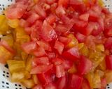 Une image de l'étape 1 de Verrines aux tomates, jambon de Bayonne et chèvre 🐐.