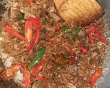 Foto langkah ke 3 dari resep Tumis Udang Rebon Mudah dan Praktis.