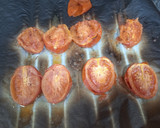 Foto del paso 1 de la receta: Crema de lentejas, zanahorias y tomates asados