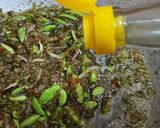 Gambar langkah 5 resipi Sambal hijau.