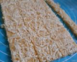 Foto langkah ke 4 dari resep Kastengel keju cheddar tanpa cetakan kastengel.