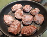 Foto del paso 1 de la receta: Carrilleras de cerdo en salsa a la miel