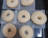 Foto del paso 4 de la receta: Donuts caseros con truco para que sagan más esponjosos