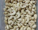 Foto langkah ke 1 dari resep Kacang Mede Karamel Pedas.