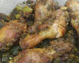 Foto langkah ke 3 dari resep Ayam goreng cabe hijau.
