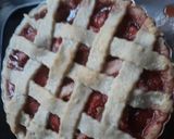 A picture of step 15 of Strawberry Pie.