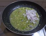 A picture of step 4 of Diwani handi (in green gravy).