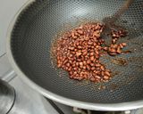 Foto langkah ke 4 dari resep Kacang Pedas Karamel Klasik.