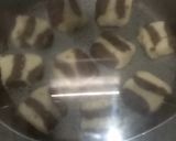 A picture of step 5 of Diet biscuits in two colours 🍪 🍪.