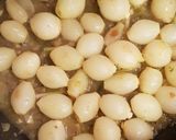 Foto del passaggio 2 della ricetta Cipolle salsiera in agrodolce