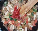 Paradicsomos-cukkinis csirkeragu recept fázis 4 fotója