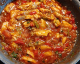 Foto del paso 2 de la receta: 236. Tallarines con salmón en salsa de tomate al ajo y perejil