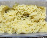Foto del paso 3 de la receta: 🥔🧀 Llapingachos 🧀 Tortillitas de papa rellenas de queso, a la sartén 🧀🥔