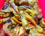 Foto langkah ke 3 dari resep 32. Ayam goreng kampung bumbu kuning.