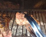 Foto del paso 3 de la receta: Asado a la parrilla de manta de chancho a la caña quemada y mollejita
