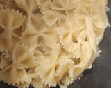 A picture of step 1 of Artichoke Chicken Pasta.