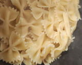 A picture of step 1 of Artichoke Chicken Pasta.