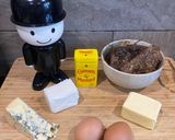 A picture of step 4 of Steak and 'The King of Cheeses' Pie.