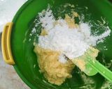 Foto langkah ke 2 dari resep Kue kering ulat sagu.