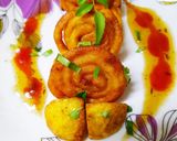 A picture of step 5 of Aloo ki jalebi chaat.