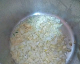 Foto del paso 7 de la receta: Muslos de pollo al curry madrás con azafrán infusionado